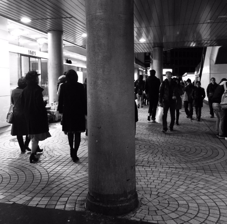 私の志集 – 新宿駅西口の街頭詩人の冬子さん